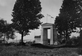 Peace Arch - final stage of construction