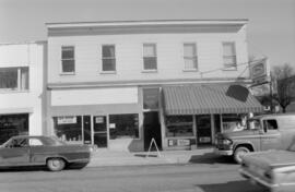 [6284-6292 East Boulevard - Sea-Green Yarn Store, Rae Block apartments, and Funs Grocery]