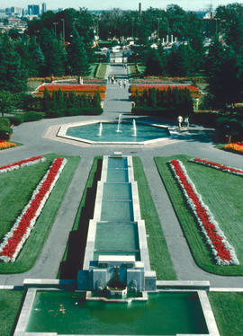 Gardens - Canada : Ville de Montreal Jardin Botanique, L'entree principale