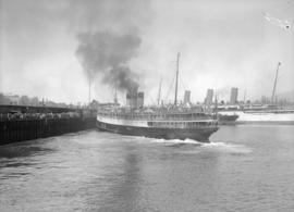 [C.P. steamer "Princess Charlotte" leaving her berth]