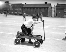 Woodward's wagon race for kiddies