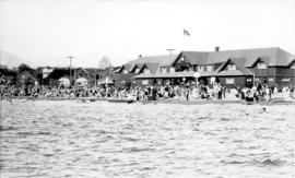 [Kitsilano Beach and bathhouse]