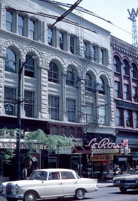 Hastings St[reet] at Beatty [Street], facade of old building well maintained