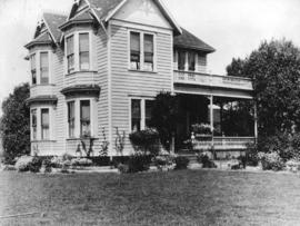 [Exterior of the Steves' residence on the corner of No. 1 Road and Chatham Street]