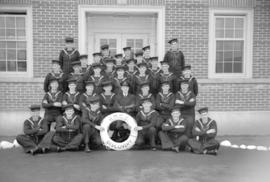 [Group portrait of H.M.C.S. Discovery naval class]