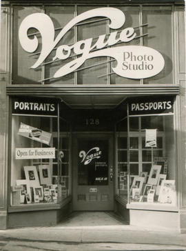 Vogue Photo Studio - c. 1943