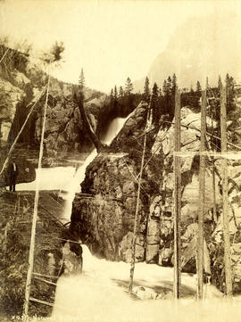 Natural bridge, Kicking Horse river