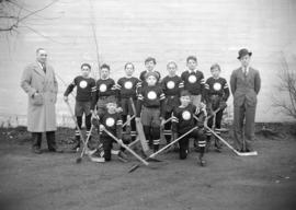 [West End Pee Wee Boys' Hockey team outside the Forum]