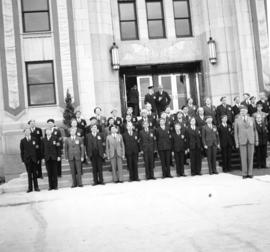 [City Hall veterans of the Great War as honour guards for royal visit]