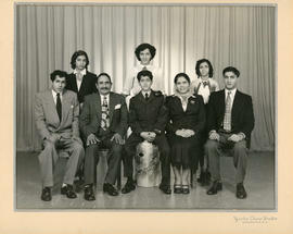 Aulack - Giana Singh and Tante Kaur with family -1952