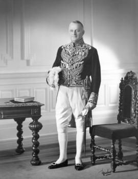 [Full-length portrait of Lieutenant Governor Clarence Wallace]