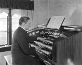 Meunier at organ