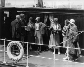 Aldyen Hamber and guests aboard the Vencedor