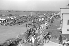 [View of crowds at airshow]