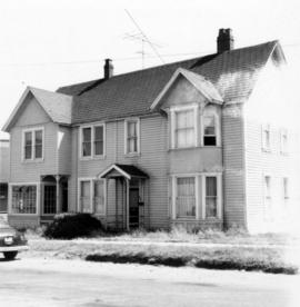 [Exterior of 948-950 East 19th Avenue]