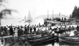 Woodland Regatta : Close up of the swimming races