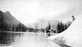 The trip to Alouet Lake : Bennie C[ann] diving