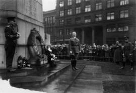 American Officers visit to Vancouver, wreath placed on Cenotaph