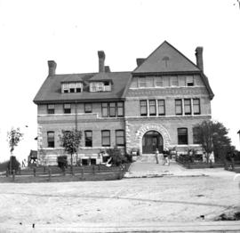 [Vancouver Club building on Hastings Street]