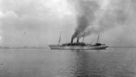 [View of an unidentified Empress liner]