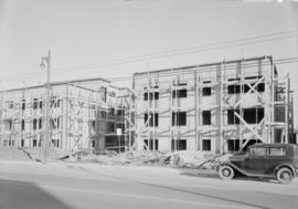 Sidney Roofing Co. : apartments at 19th and Cambie