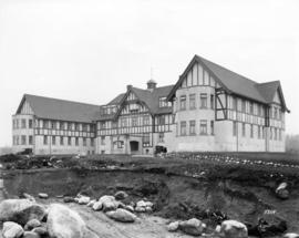 [Exterior of Grace (Salvation Army Maternity) Hospital - West 26th Avenue and Heather Street]