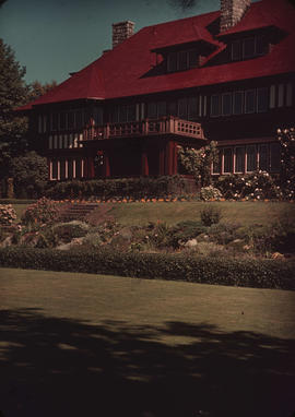 Garden and house at 1402 McRae Avenue