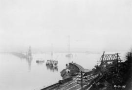 South side of railway trestle with completed steel span on the right : March 6, 1925