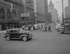 Street scenes : traffic during street car strike [Strand Theatre]