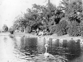 [Unidentified people in Beacon Hill Park, Victoria, B.C.]