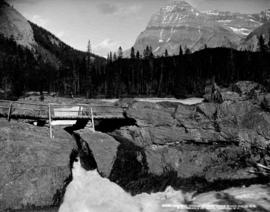 Natural bridge, Kicking Horse River, Field, B.C.