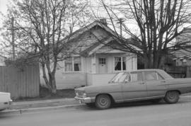 [House at 3868, street unidentified]