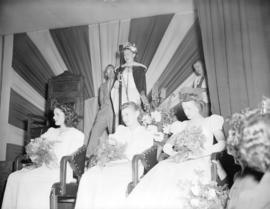 Kinsmen Carnival Queen and attendants