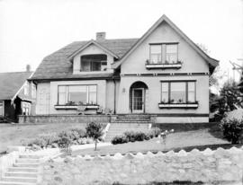 [View of unidentified residential property]