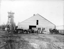 [Brown Bros. personnel at first greenhouse location, 21st and Westminster]