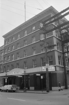 [320 Abbott Street - Hotel Metropole]