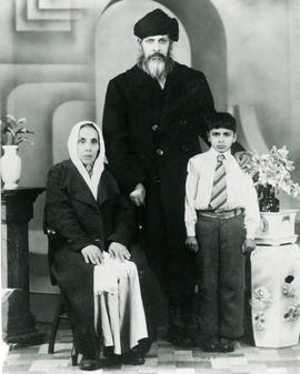 Johal - Bawa Singh with wife and nephew