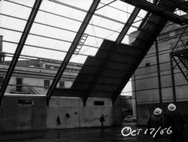 Raw sugar warehouse construction: roof installation