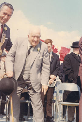 [Major J.S. Matthews and Mayor T.J. Campbell (left) at New Brighton Park dedication]