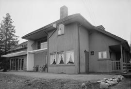 Pat Burn's home for Chollier [Blowaps] : Pacific Veneer