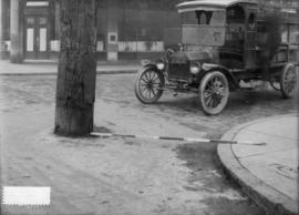 Delivery truck at the corner of Pender and Abbott