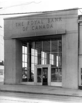 Exterior view of the Royal bank of Canada entrance