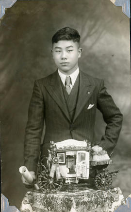 Unidentified Chinese man with prize - early 1930s [Thomas Lowe]