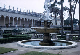 Gardens - United States : Ringling Garden, fountain (close-up)