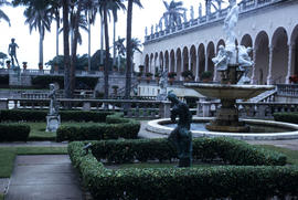 Gardens - United States : Ringling Residence, garden fountain