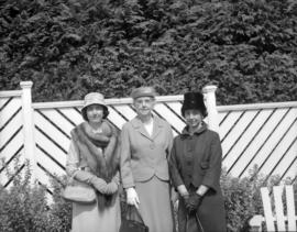 1414 Laburnum St. 10th Sept. 1960 [and Miss Marjorie Willis, Eileen Willis, and Mrs. Mabel Agnes ...