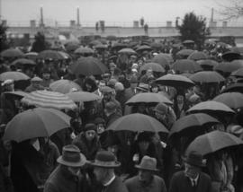 [Crowds at] church ceremony at English Bay - Easter Sunday morning