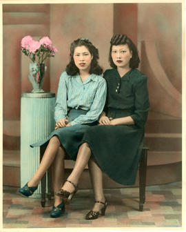 Lee - Ella (Mah) and mother Linda - 1940