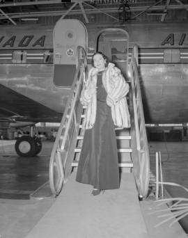 Daily Province : Marie Moreau : fashion show at T.C.A. [Trans-Canada Airlines]