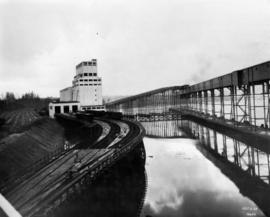 Alberta Wheat Pool elevator construction near completion